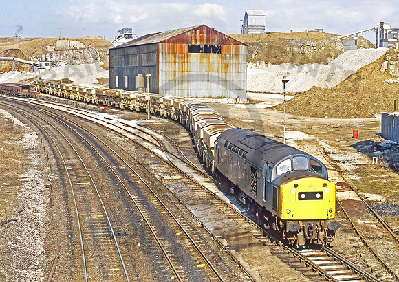 40155-PeakForest-230382-JC661