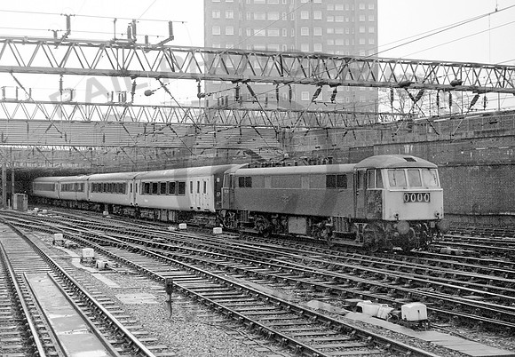 86219-Y-Euston-060379-HB752
