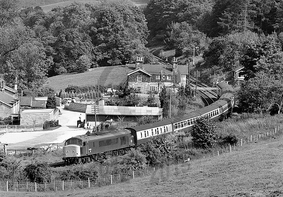 45009-Y-KirkhamAbbey-180683-JC688