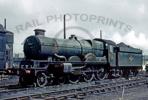 7033-Y-OldOakCommon-0660-IT142