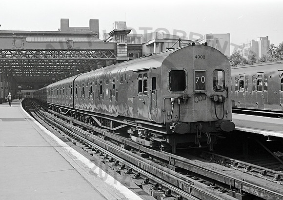4002 Charing Cross  070869  EW581