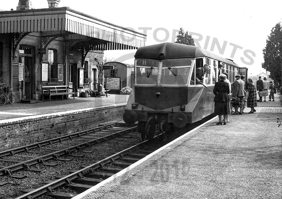 W19W Dymock 040459  EW675