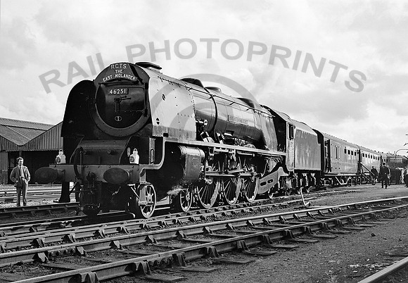46251 Swindon Works 090564 HB660