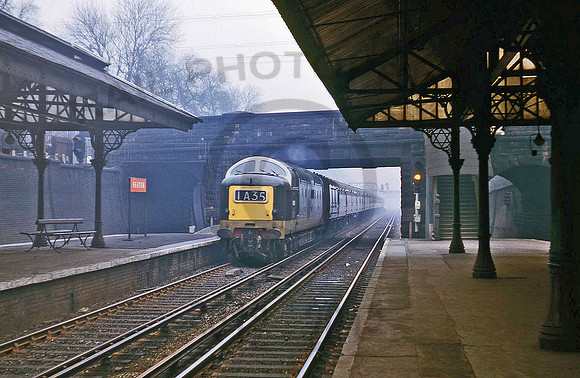 D9015 Heaton Station 280365 CD327