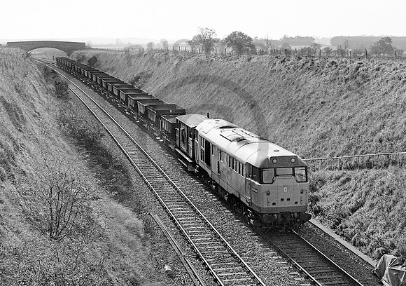 31158-Y-UptonScudamore-181087-JC208