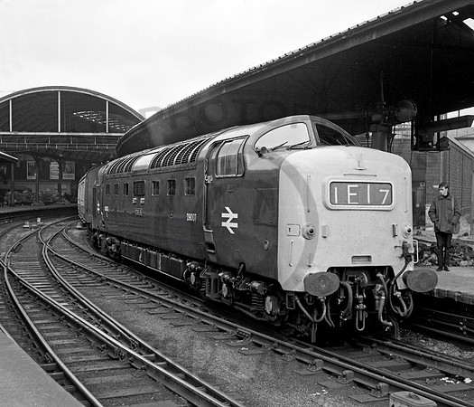 D9007 Newcastle Central 290869 RL007