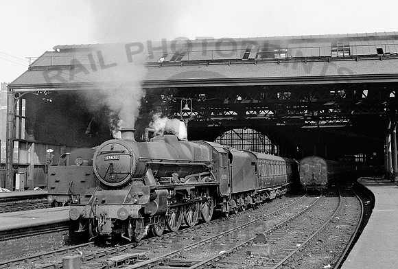 45678-Y-LeedsCity-1960-AHB851