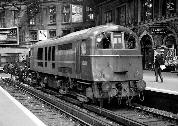 E5021-X-Victoria-1961-RPC841