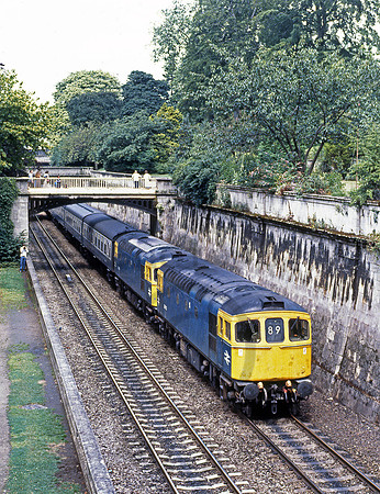 33012-33009-SidneyGardens-010881-JC746