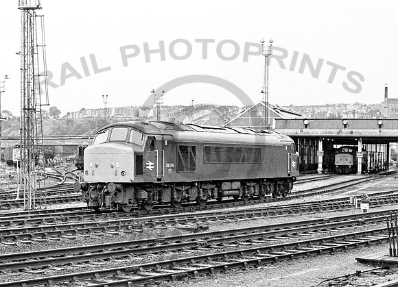 45059-Y-BathRoad-250678-JC1